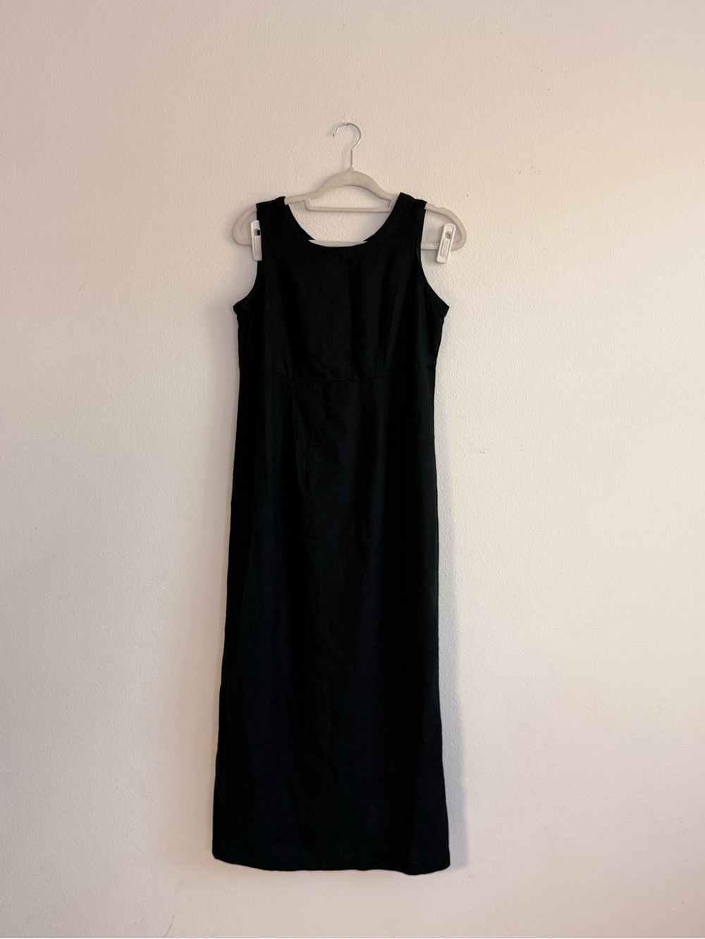 Classic Black Sleeveless Midi Dress
